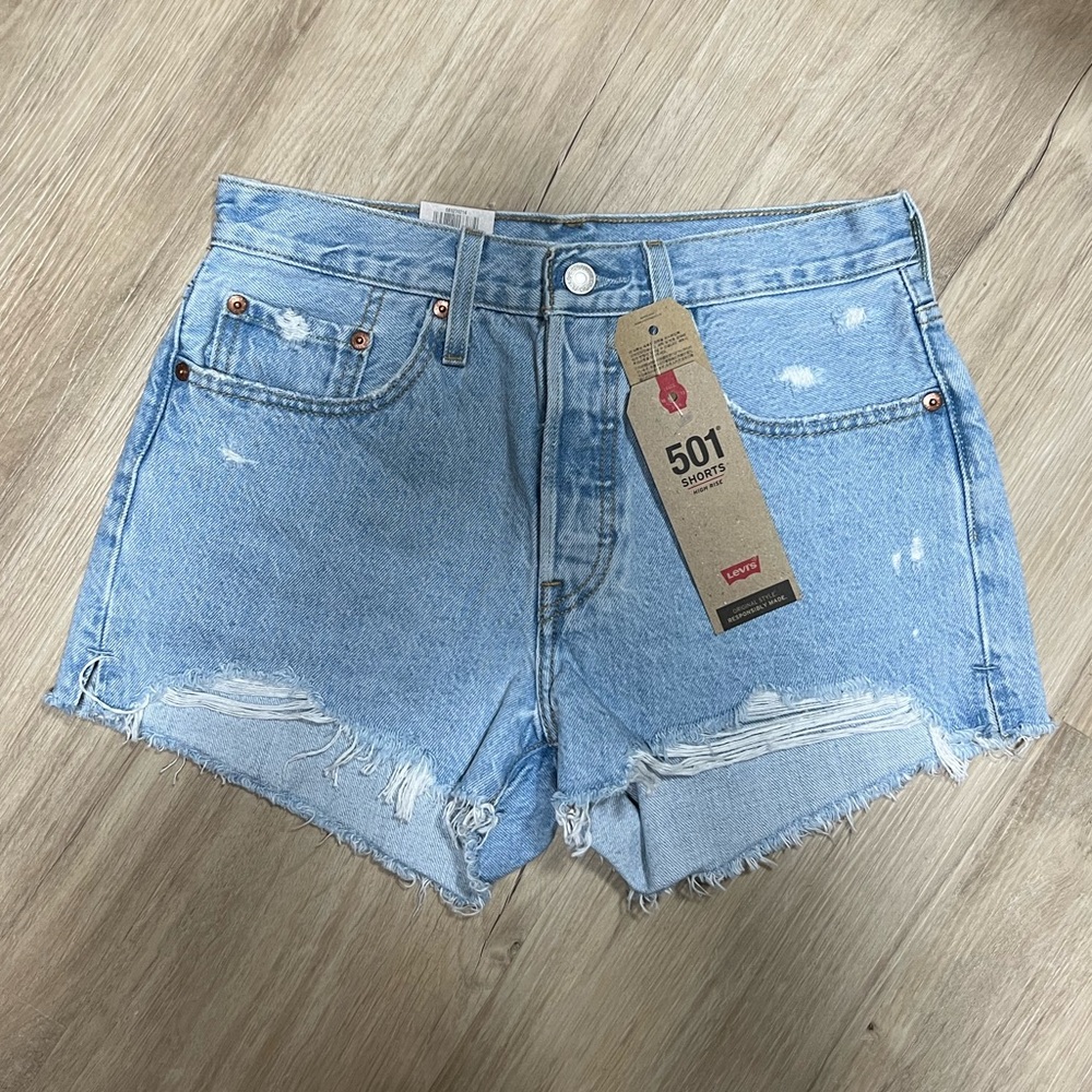 501 LEVI JEAN SHORTS